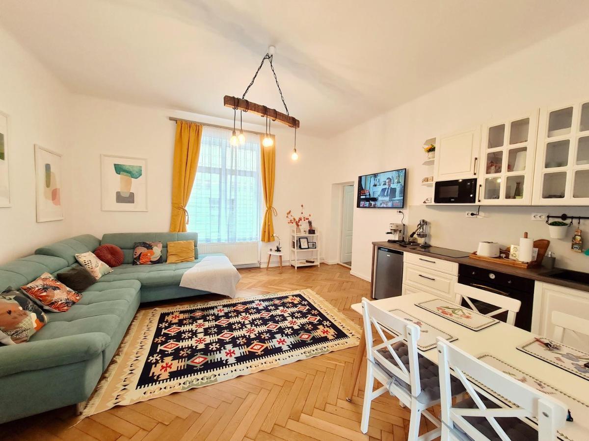Jasmine Serenity Apartment - Central, Behind Black Church Braşov Exterior foto