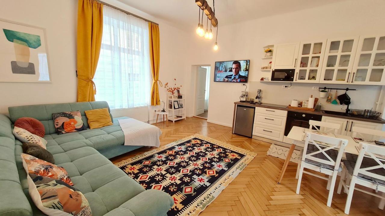 Jasmine Serenity Apartment - Central, Behind Black Church Braşov Exterior foto