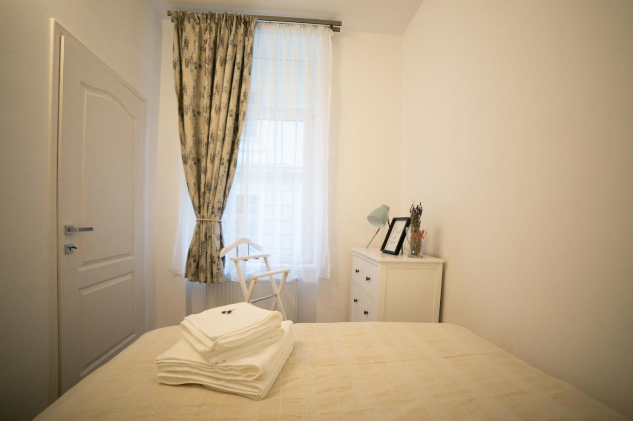 Jasmine Serenity Apartment - Central, Behind Black Church Braşov Exterior foto